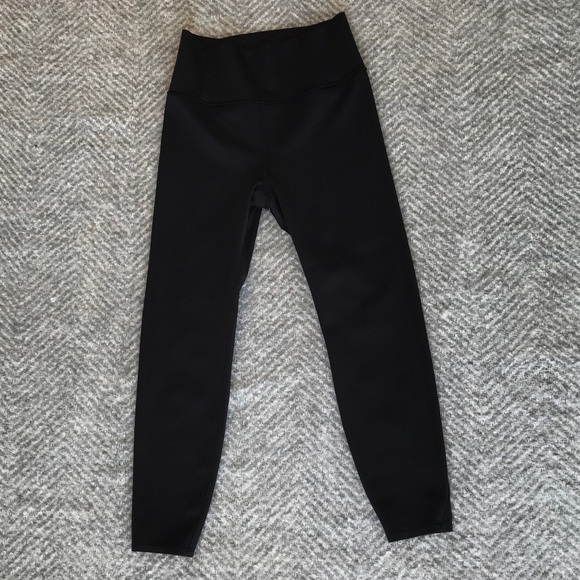 HOT RN 🔥 VUORI BLACK EVOLVE LEGGINGS - Picture 9 of 11